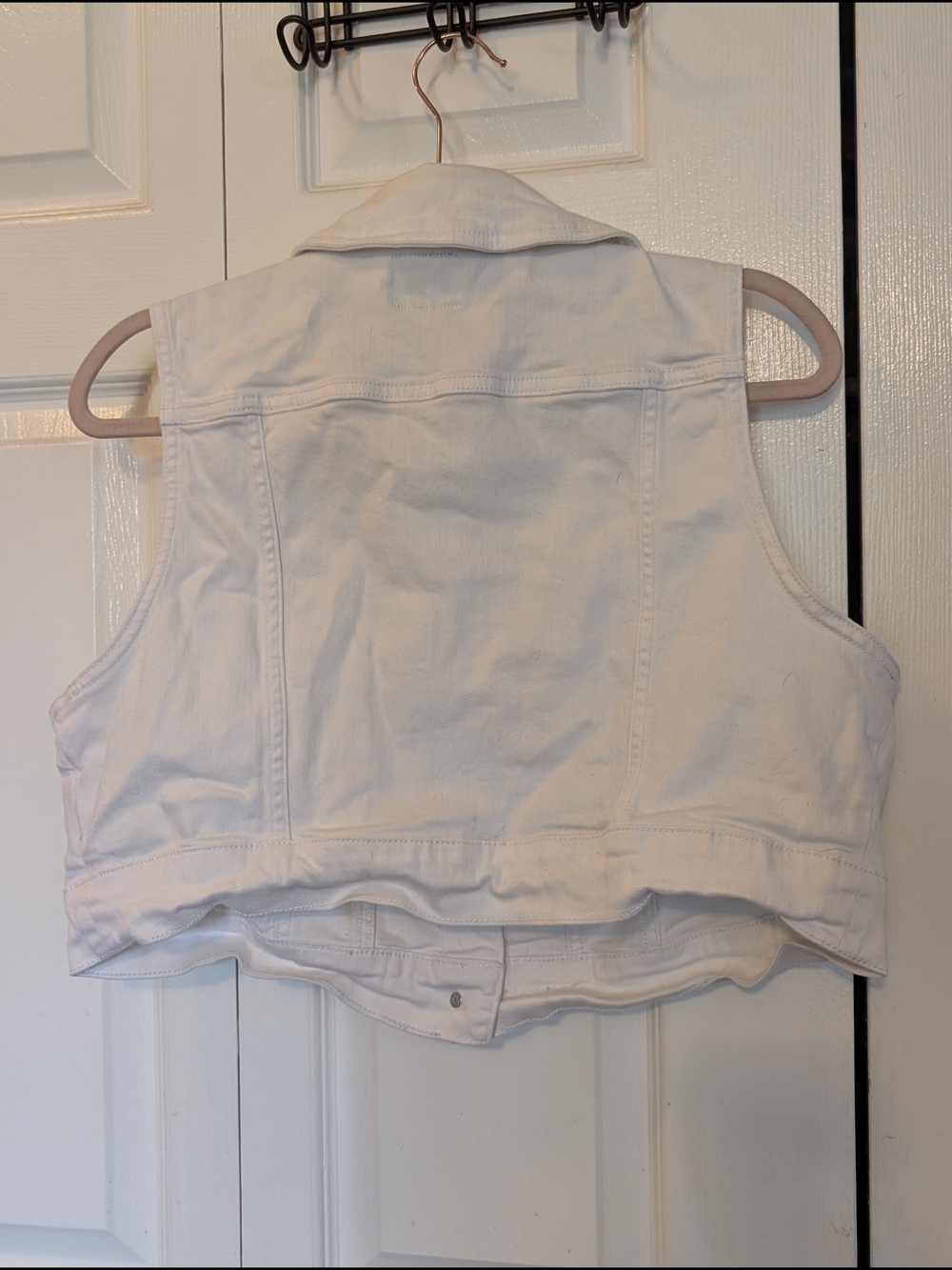 Torrid White Denim Cropped Vest Size 0 Button Front Jean Vest - Picture 4 of 4